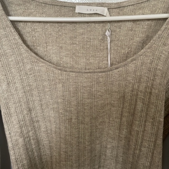 LUSH Small NWT Oatmeal Ribbed Long Sleeve Blouse - Picture 2 of 5